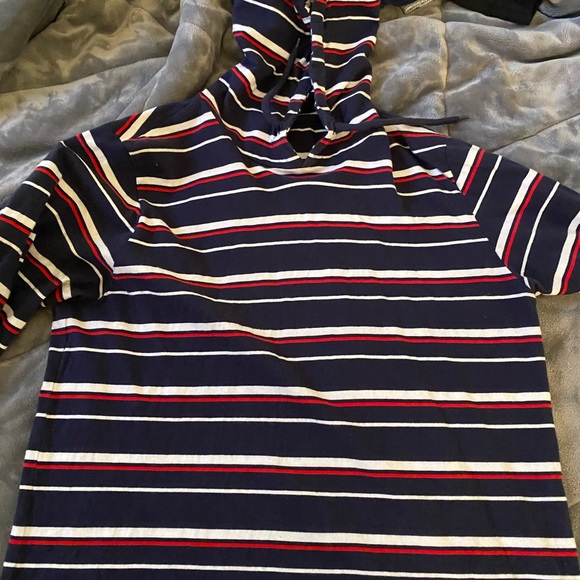 Forever 21 Pullover - Picture 2 of 3